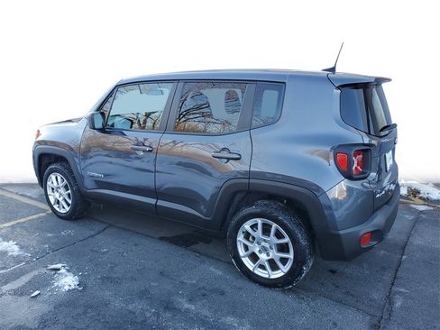 Used 2023 Jeep Renegade Latitude image 4