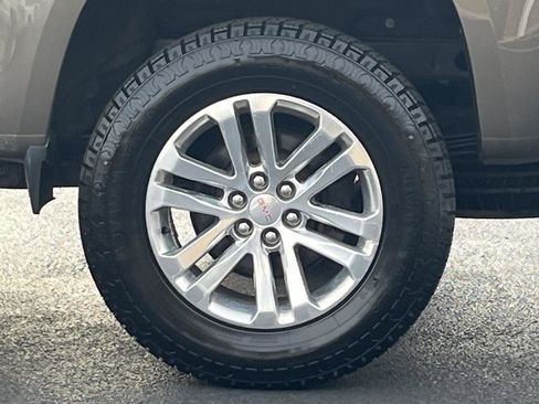 Used 2017 GMC Canyon SLT w/ Driver Alert Package image 28