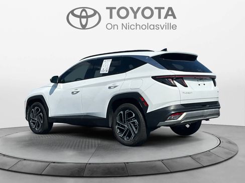 Used 2025 Hyundai Tucson Limited AWD/4WD image 3