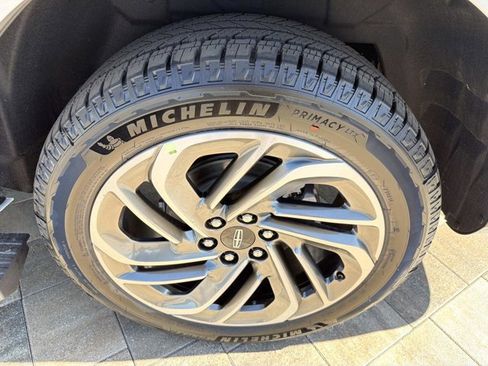 New 2026 Lincoln Navigator Reserve AWD/4WD image 32