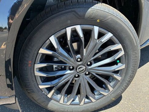 New 2026 Nissan Rogue Platinum w/ Platinum Premium Package AWD/4WD image 10