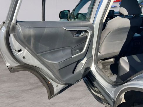 Used 2019 Toyota RAV4 XLE w/ Convenience Package image 12