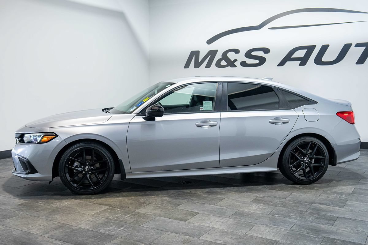 Used 2024 Honda Civic Sport image 3