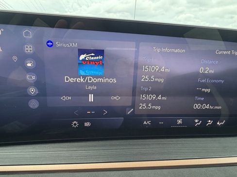 Used 2025 Buick Envision Sport Touring image 12