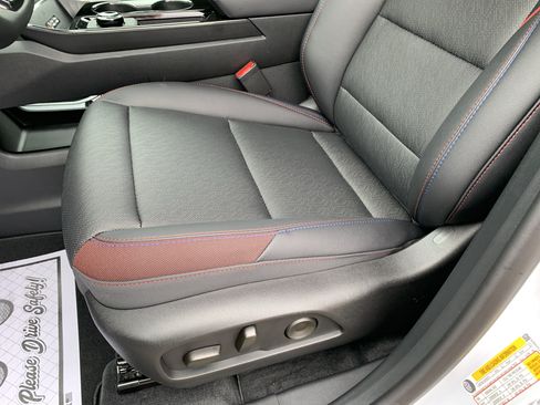 Used 2026 Chevrolet Equinox RS FWD image 28