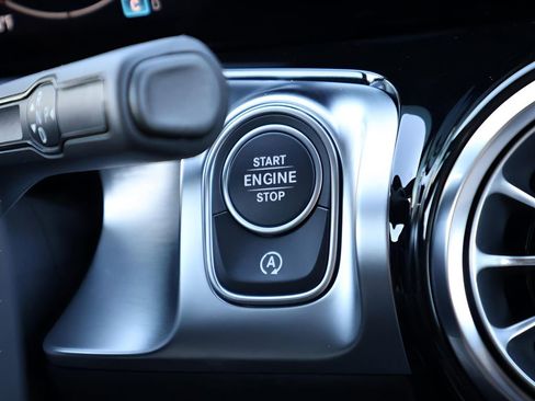 Certified 2026 Mercedes-Benz GLB 250 4MATIC image 29
