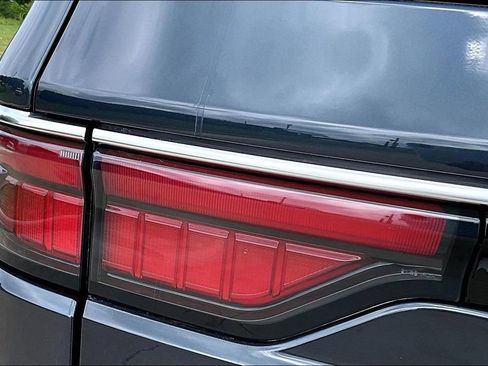 New 2025 Jeep Wagoneer L Series III w/ Premium Group I AWD/4WD image 18