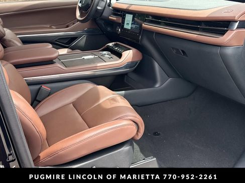 New 2026 Lincoln Navigator L Reserve AWD/4WD image 13