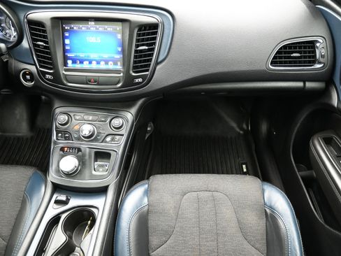 Used 2015 Chrysler 200 S w/ Navigation & Sound Group I image 40