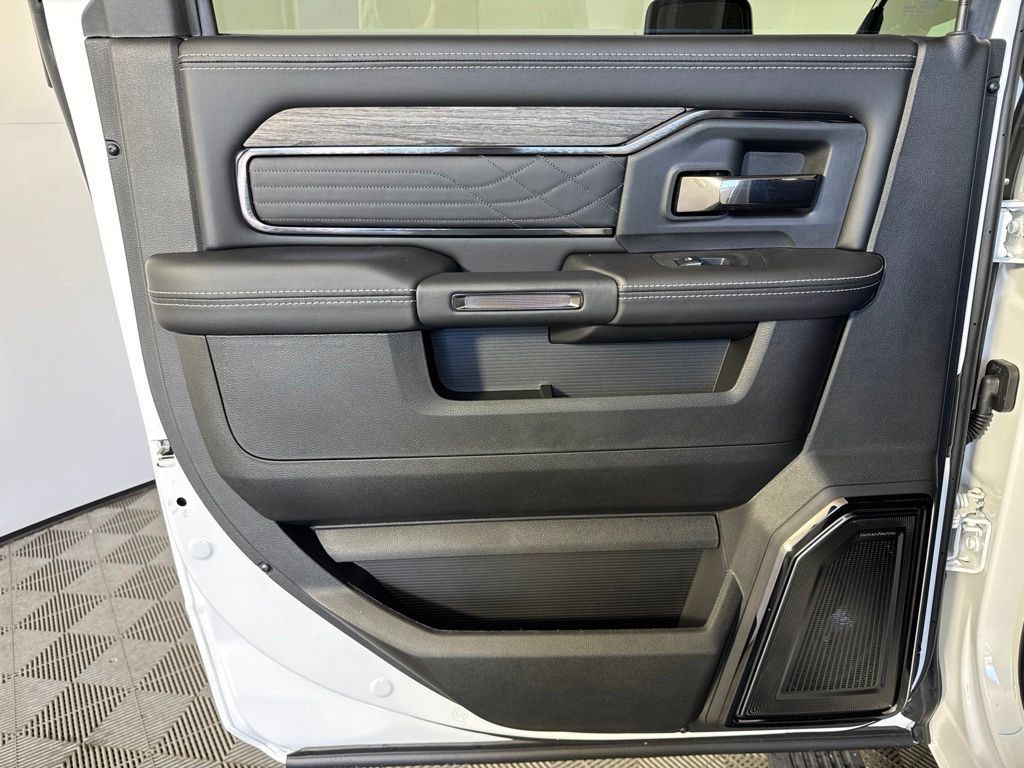 New 2027 RAM 2500 Limited AWD/4WD image 33