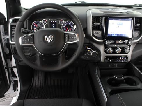 New 2026 RAM 1500 Big Horn AWD/4WD image 9