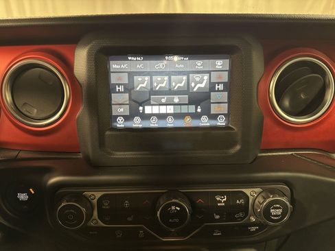 Used 2021 Jeep Wrangler Unlimited Rubicon w/ Cold Weather Group image 26