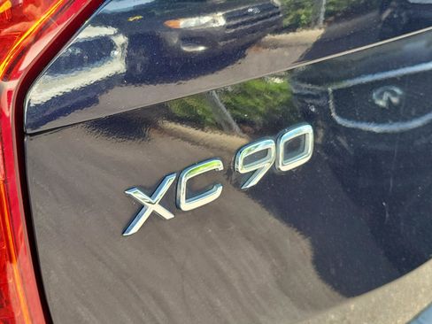 Used 2017 Volvo XC90 T6 Momentum w/ Vision Package AWD/4WD image 6