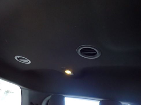 Used 2013 Ford Explorer XLT w/ Class III Trailer Tow Pkg image 26