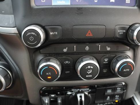 Used 2022 RAM 1500 Big Horn AWD/4WD image 6