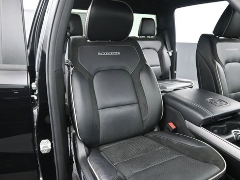 Used 2023 RAM 1500 Laramie AWD/4WD image 19