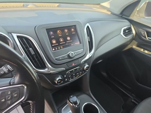 Used 2020 Chevrolet Equinox LT w/ Driver Convenience Package FWD image 17