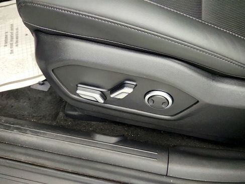 Used 2025 Hyundai Santa Fe SEL FWD image 11