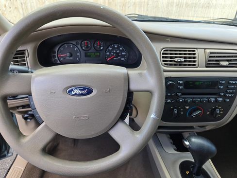 Used 2005 Ford Taurus SE image 13