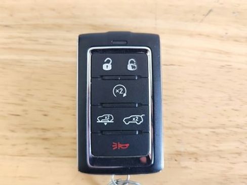 Used 2024 Jeep Grand Wagoneer Series III w/ Rear Seat Video Group 1 AWD/4WD image 9
