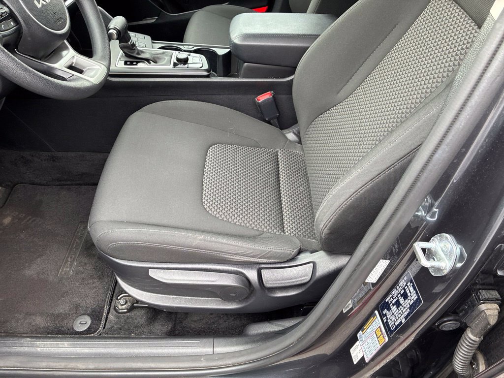 Used 2023 Kia Sportage LX AWD/4WD image 12