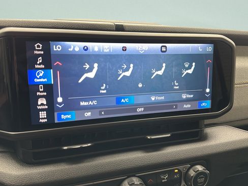 Used 2024 Jeep Gladiator Sport AWD/4WD image 18