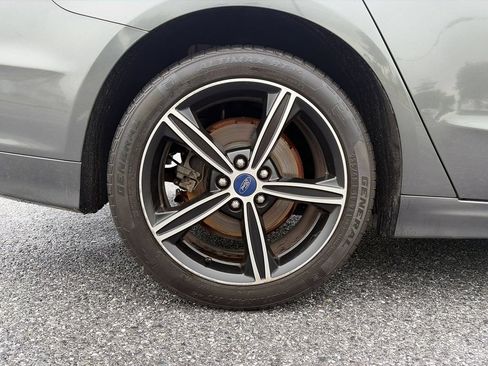 Used 2015 Ford Fusion SE w/ Equipment Group 202A FWD image 27