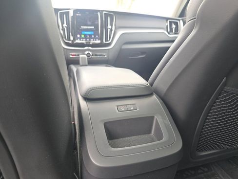 Used 2023 Volvo XC60 B5 Core w/ Climate Package AWD/4WD image 26