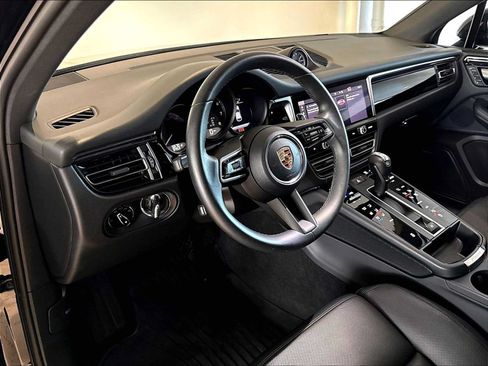 Used 2026 Porsche Macan AWD/4WD image 7