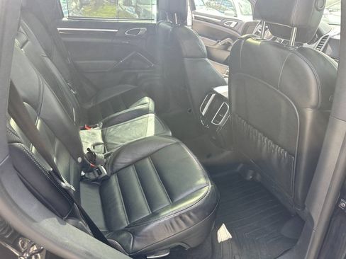 Used 2017 Porsche Cayenne Platinum Edition AWD/4WD image 16