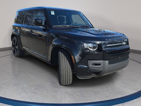 Certified 2024 Land Rover Defender 110 V8 image 3