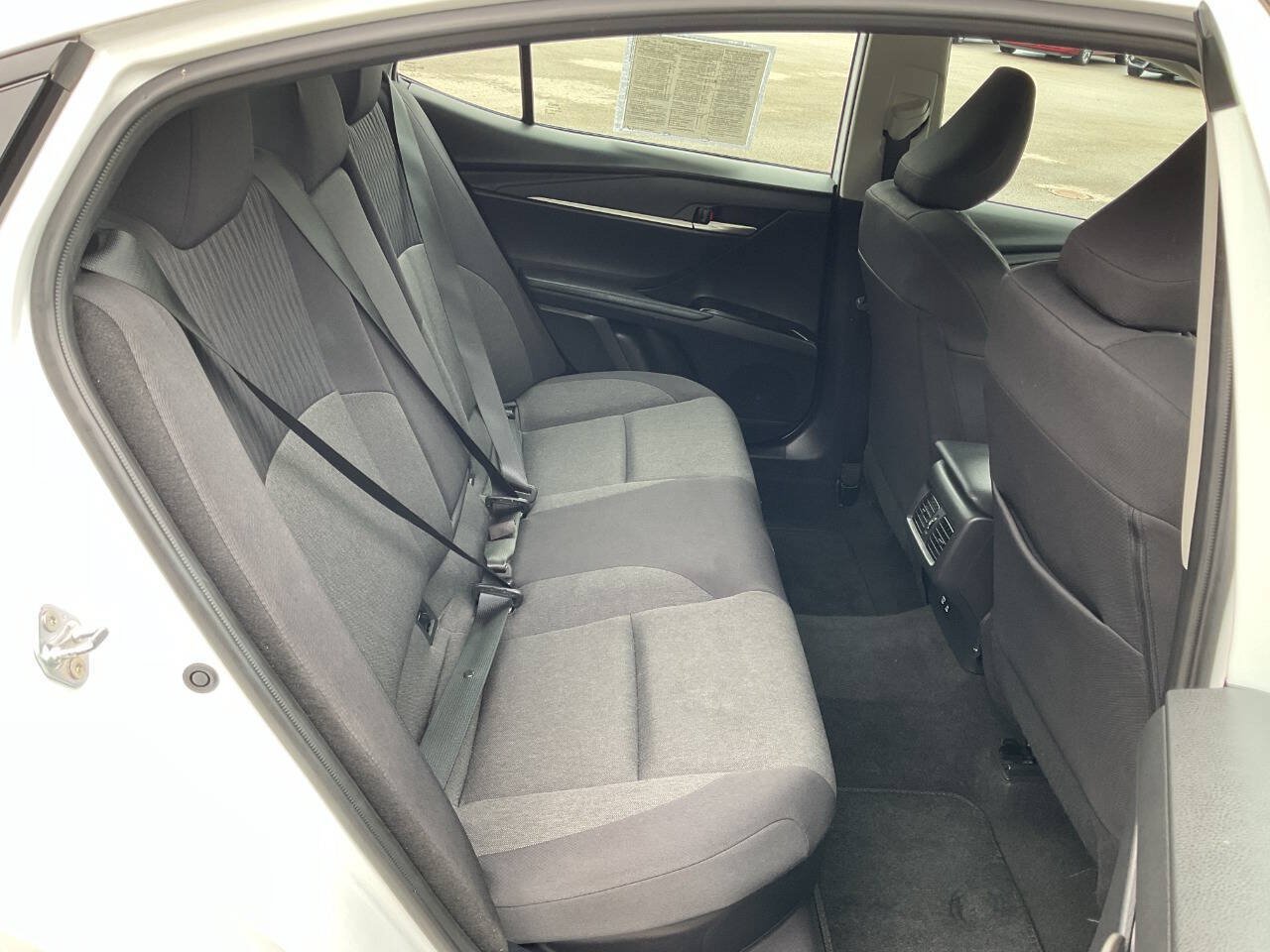 Used 2025 Toyota Camry LE FWD image 39