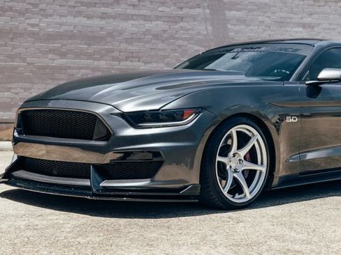 Used 2017 Ford Mustang GT Premium w/ GT Performance Package RWD image 47