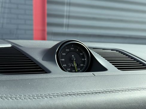 Used 2021 Porsche Cayenne Turbo S image 28