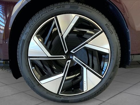 New 2025 Volvo EX90 Ultra image 15