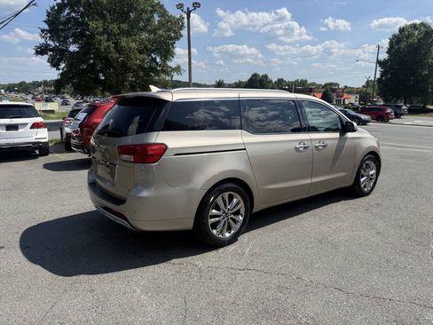 Used 2015 Kia Sedona SX Limited FWD image 5