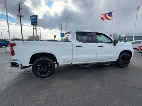 Used 2022 Chevrolet Silverado 1500 Custom AWD/4WD image 8