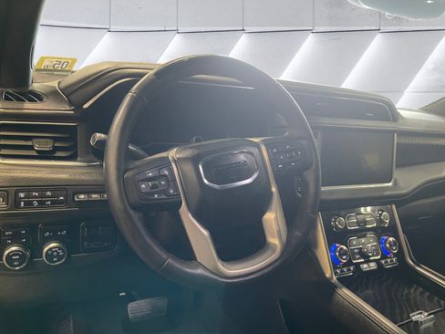 Used 2024 GMC Yukon Denali w/ Denali Reserve Package AWD/4WD image 13