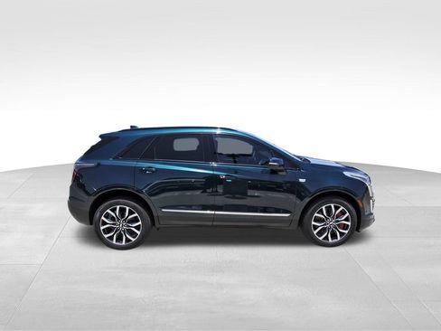Certified 2025 Cadillac XT5 Sportv w/ Technology Package AWD/4WD image 5