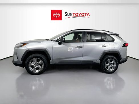 Used 2025 Toyota RAV4 LE AWD/4WD image 7