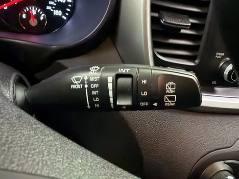 Used 2017 Kia Sorento L image 13