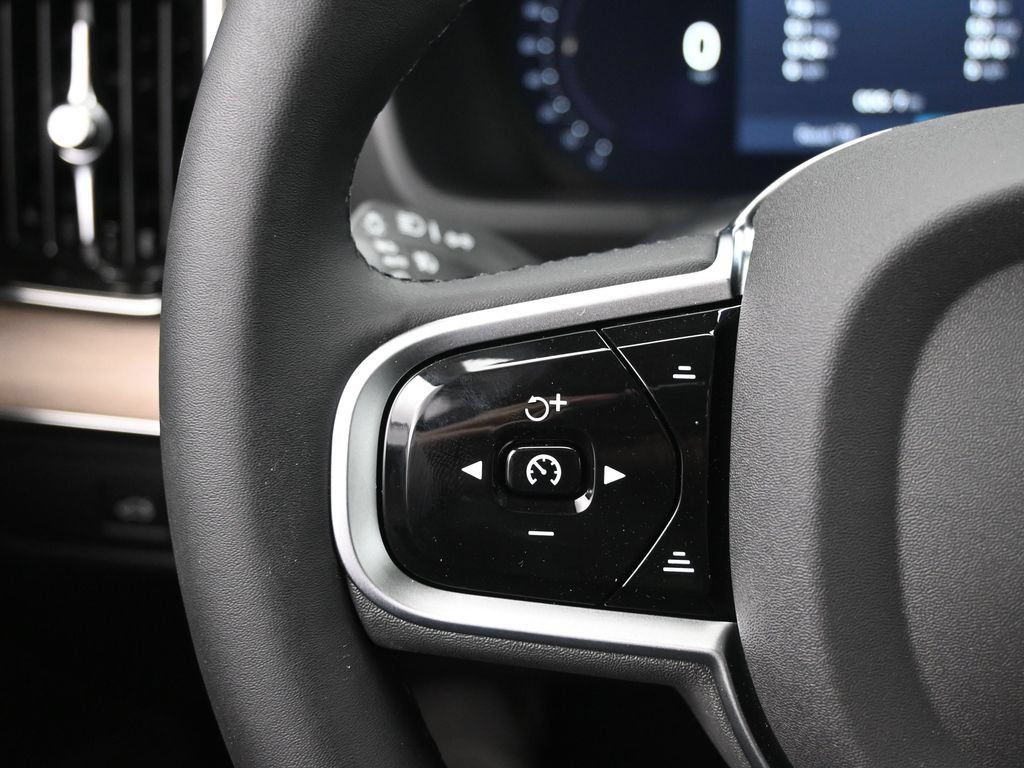 New 2026 Volvo XC90 B6 Plus w/ Protection Package AWD/4WD image 11