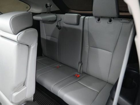 Used 2022 Toyota Highlander XLE image 25