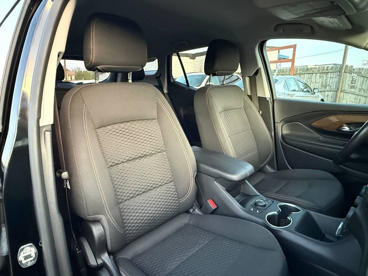 Used 2020 GMC Terrain SLE w/ Driver Convenience Package FWD image 24
