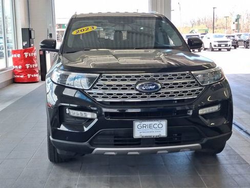 Used 2023 Ford Explorer Limited AWD/4WD image 3