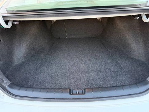 Used 2017 Honda Accord EX-L image 10