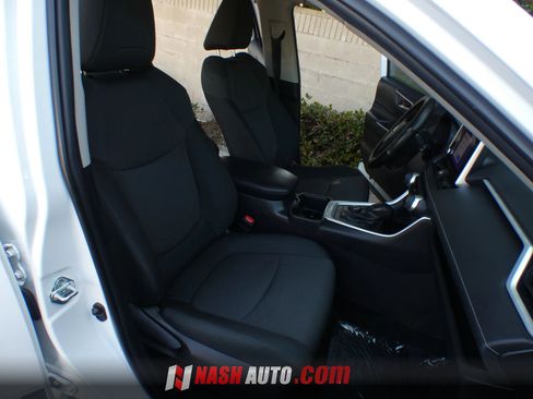 Used 2023 Toyota RAV4 AWD Hybrid image 31