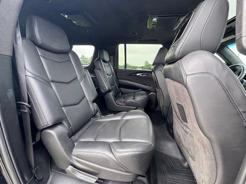 Used 2018 Cadillac Escalade ESV Platinum AWD/4WD image 33