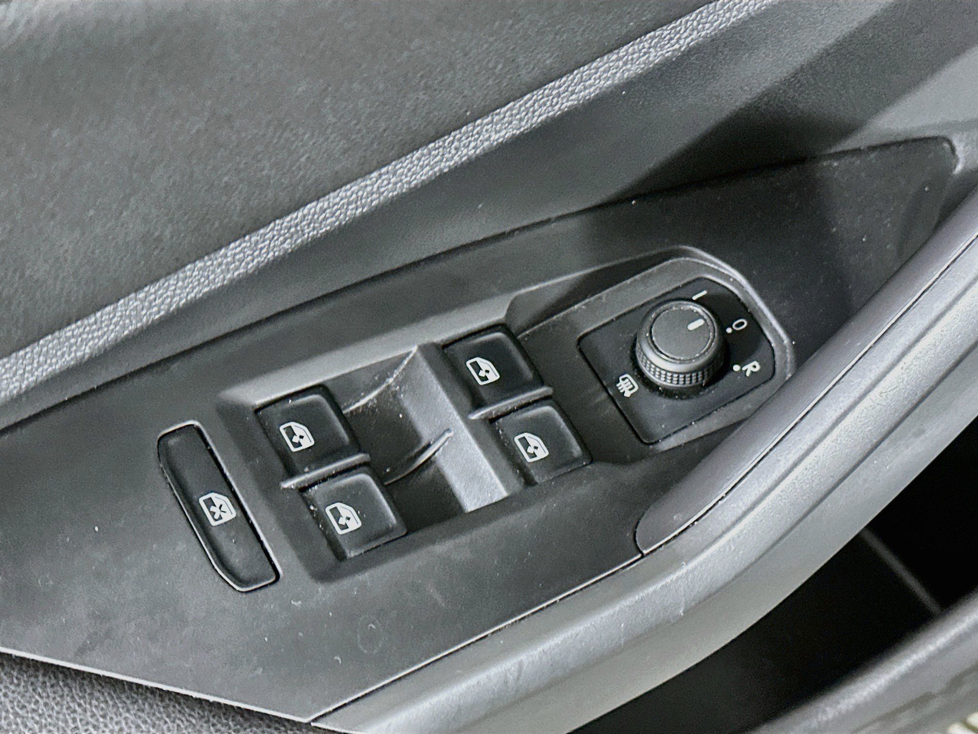 Used 2020 Volkswagen Jetta S w/ Driver Assistance Package FWD image 15