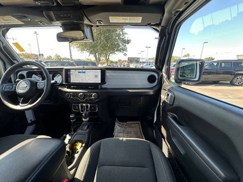 Used 2024 Jeep Wrangler Unlimited Sport AWD/4WD image 29